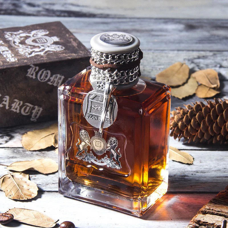 Oud Wood & Sandalwood Perfume – The Essence of Masculine Elegance